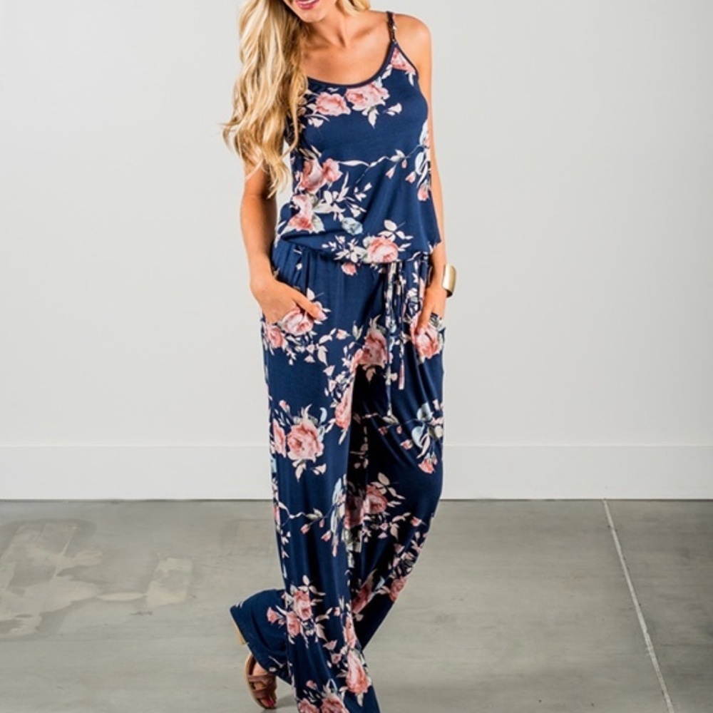 Beautiful women floral print sleeveless jumpsuit
